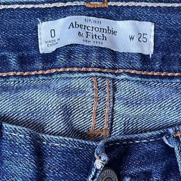 Abercrombie & Fitch Medium Wash Distressed Skinny Jeans (Size: 0/25) - Picture 11 of 12